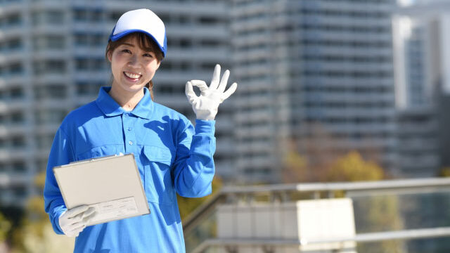 女性引越しスタッフ